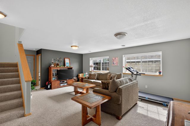 4801 Briarwood Drive, Cedar Falls, IA 50613