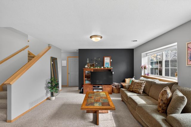 4801 Briarwood Drive, Cedar Falls, IA 50613