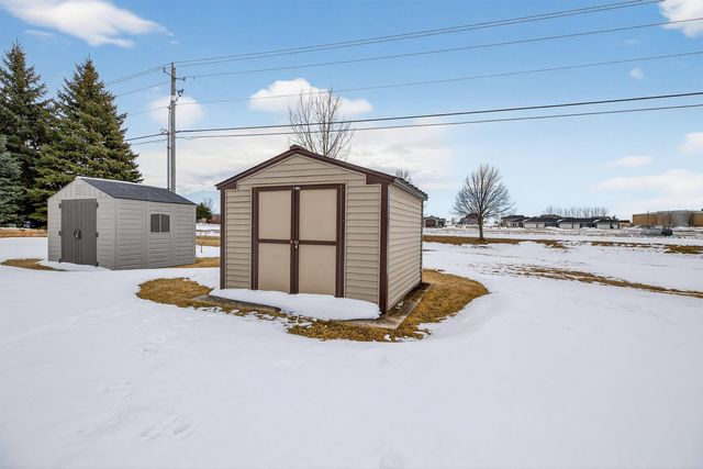 4801 Briarwood Drive, Cedar Falls, IA 50613