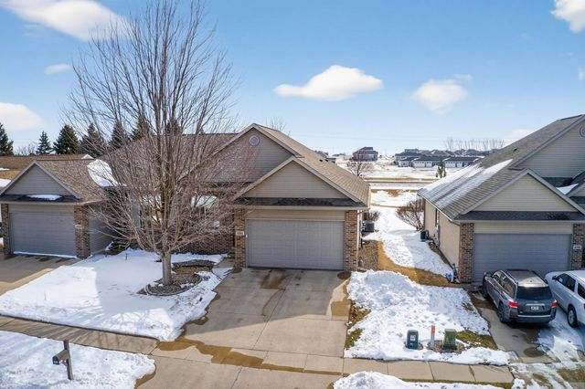 4801 Briarwood Drive, Cedar Falls, IA 50613