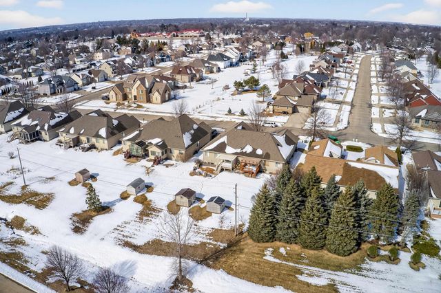 4801 Briarwood Drive, Cedar Falls, IA 50613