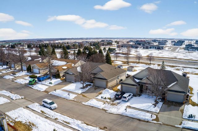 4801 Briarwood Drive, Cedar Falls, IA 50613