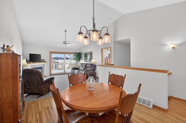 4801 Briarwood Drive, Cedar Falls, IA 50613