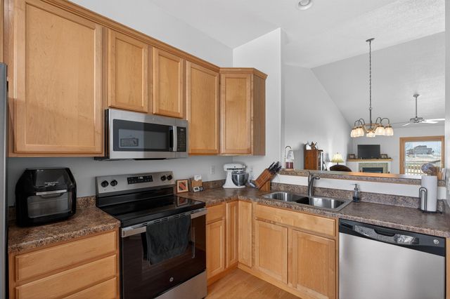 4801 Briarwood Drive, Cedar Falls, IA 50613