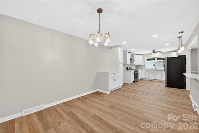 6018 Donegal Drive, Charlotte, NC 28212