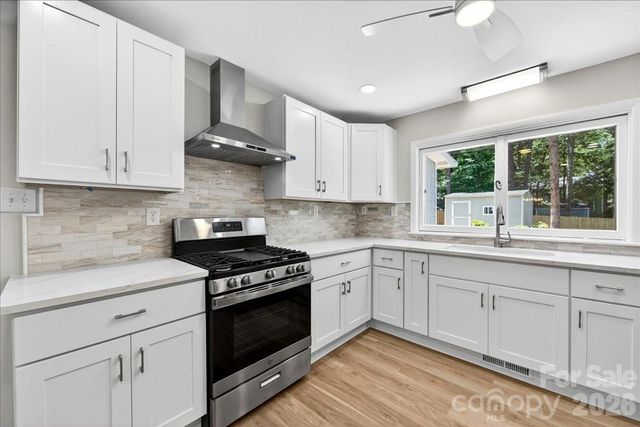 6018 Donegal Drive, Charlotte, NC 28212