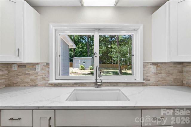 6018 Donegal Drive, Charlotte, NC 28212