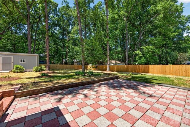 6018 Donegal Drive, Charlotte, NC 28212