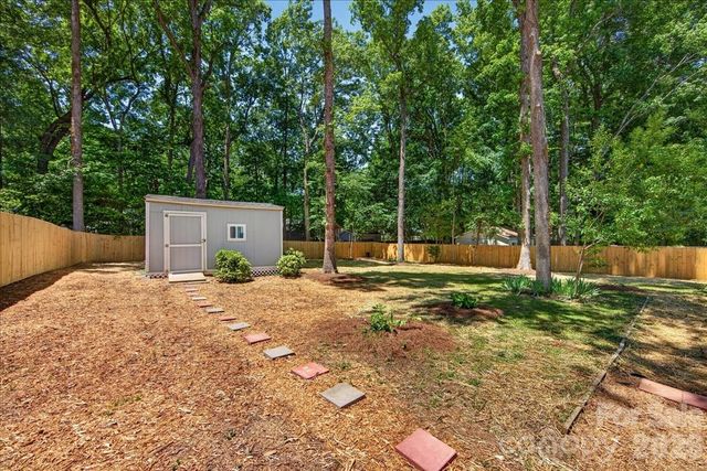 6018 Donegal Drive, Charlotte, NC 28212