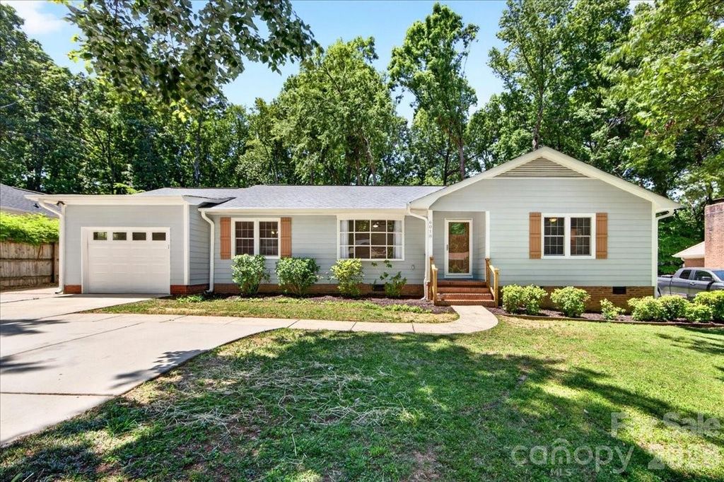 6018 Donegal Drive, Charlotte, NC 28212
