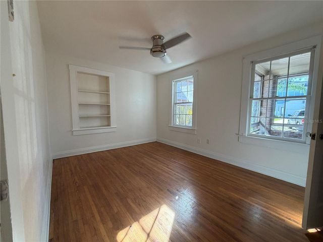 3813 W DE LEON STREET, Tampa, FL 33609