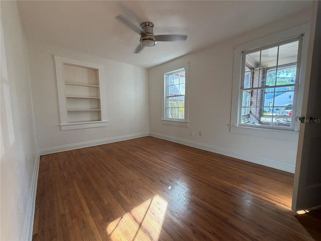 3813 W DE LEON STREET, Tampa, FL 33609