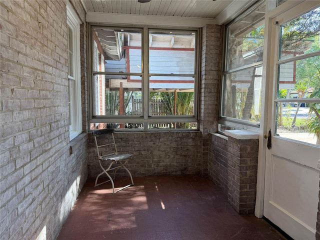 3813 W DE LEON STREET, Tampa, FL 33609