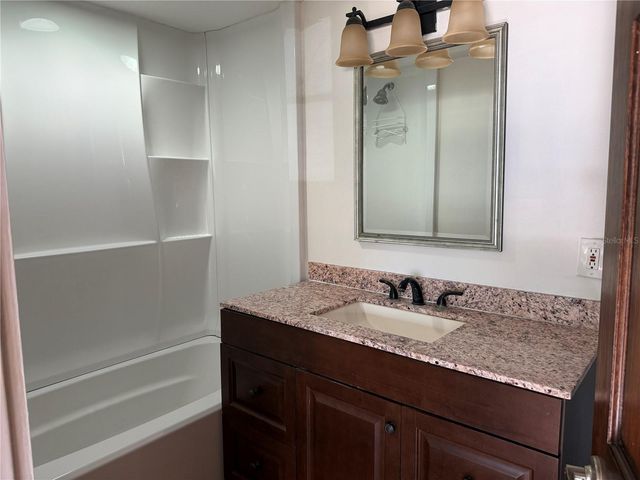 3813 W DE LEON STREET, Tampa, FL 33609