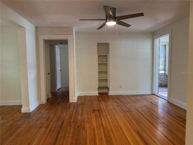 3813 W DE LEON STREET, Tampa, FL 33609