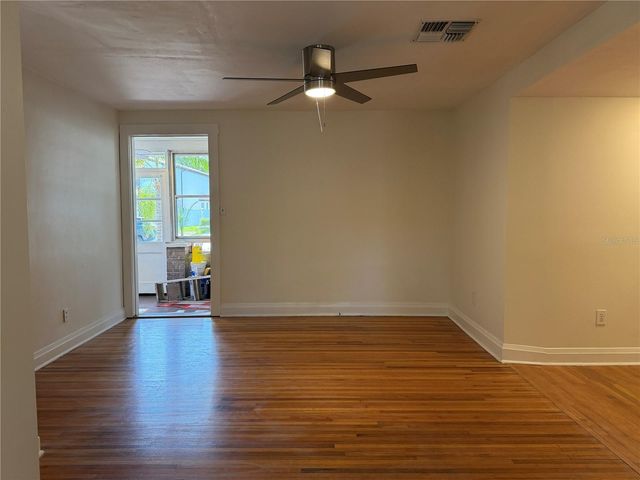 3813 W DE LEON STREET, Tampa, FL 33609