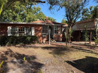 3813 W DE LEON STREET, Tampa, FL 33609