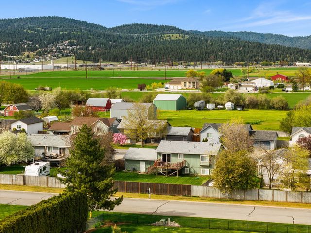 20010 E GRACE Ln, Otis Orchards, WA 99027