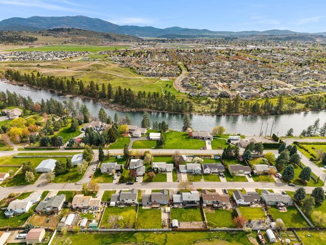 20010 E GRACE Ln, Otis Orchards, WA 99027
