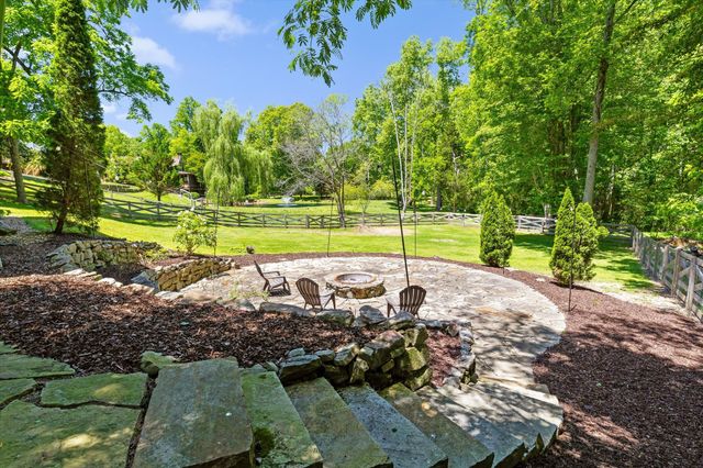 10911 E Brainerd Road, Apison, TN 37302
