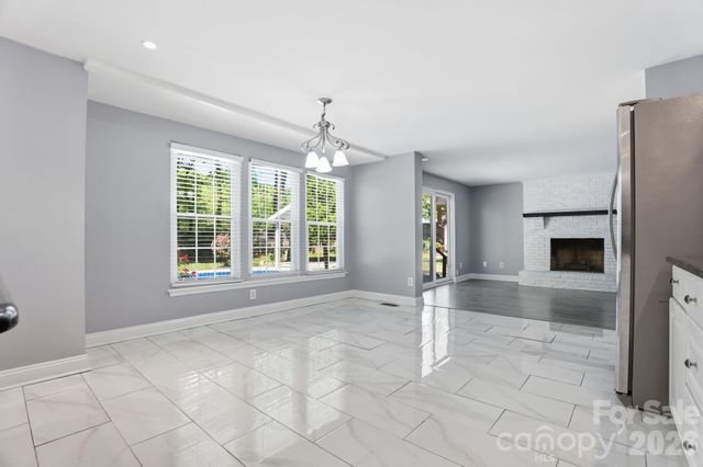 6839 Honey Hurst Lane, Charlotte, NC 28212