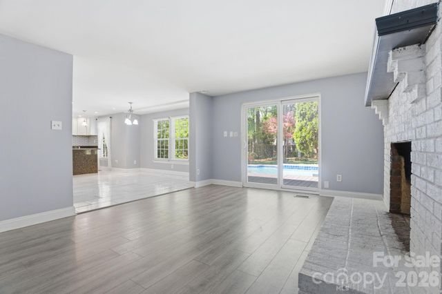 6839 Honey Hurst Lane, Charlotte, NC 28212