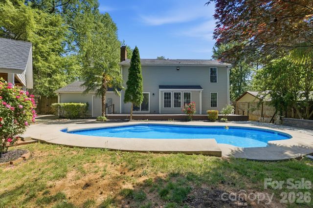 6839 Honey Hurst Lane, Charlotte, NC 28212