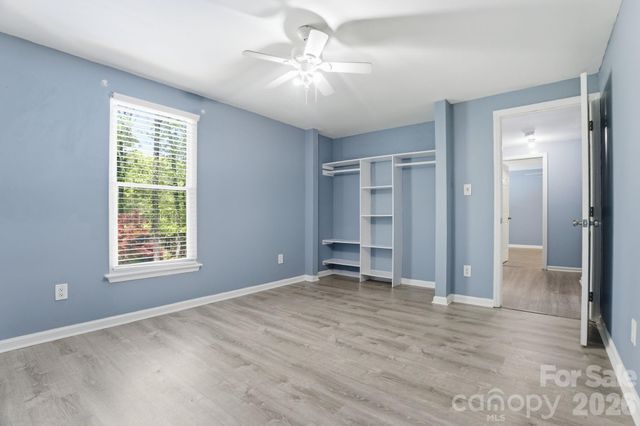 6839 Honey Hurst Lane, Charlotte, NC 28212