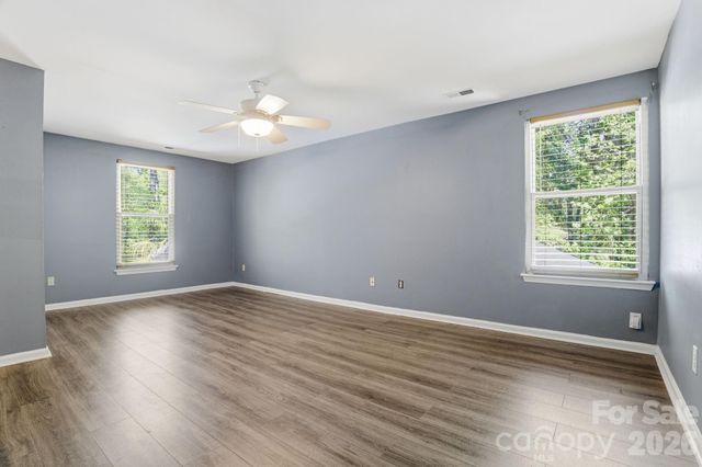 6839 Honey Hurst Lane, Charlotte, NC 28212