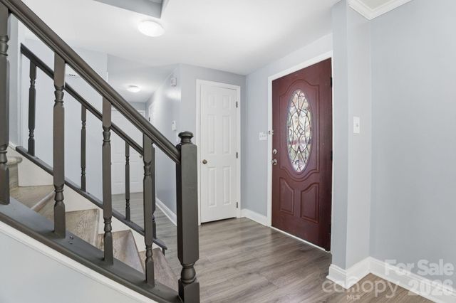 6839 Honey Hurst Lane, Charlotte, NC 28212