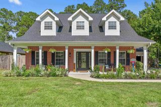 3228 Mcmillan Creek Dr, Milton, FL 32583