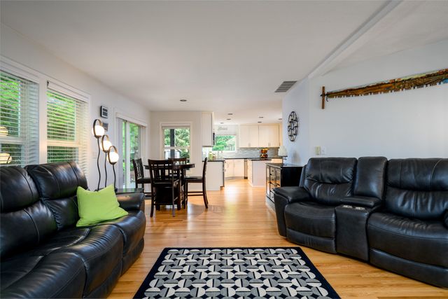 6270 SW Tillamook Place, Beaverton, OR 97007
