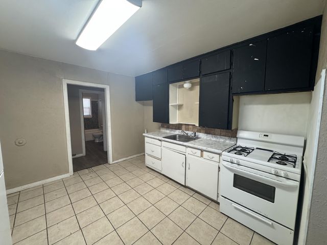2118 33rd Street, B, Lubbock, TX 79411