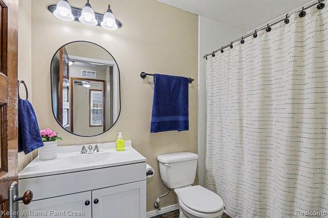2648 Wildwood Court, Lake Orion, MI 48360