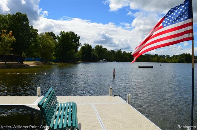 2648 Wildwood Court, Lake Orion, MI 48360