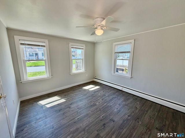 4 Anita Avenue, Waterford, CT 06385