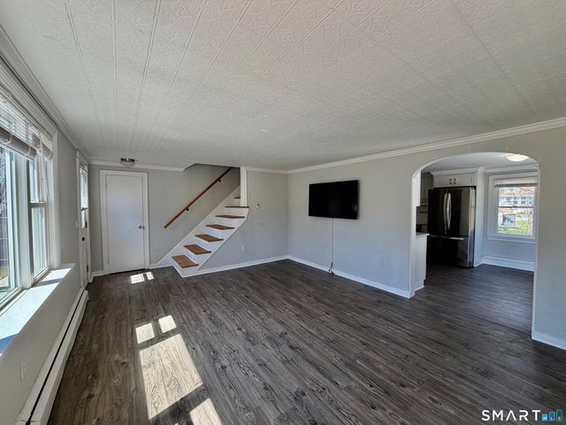 4 Anita Avenue, Waterford, CT 06385