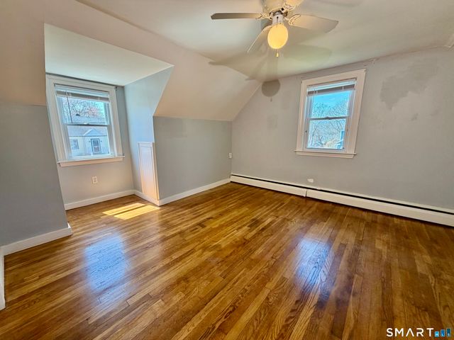 4 Anita Avenue, Waterford, CT 06385