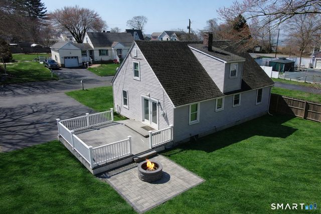 4 Anita Avenue, Waterford, CT 06385
