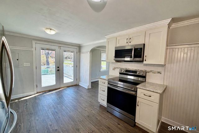 4 Anita Avenue, Waterford, CT 06385