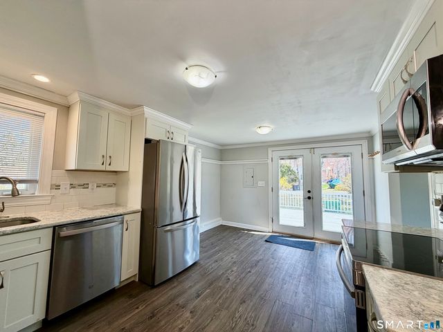 4 Anita Avenue, Waterford, CT 06385