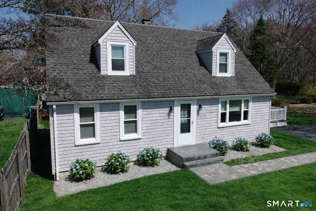4 Anita Avenue, Waterford, CT 06385