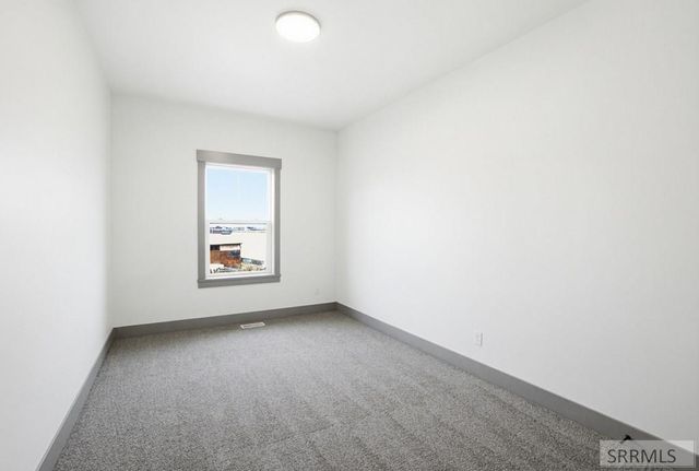 4987 N Beach Dr, Idaho Falls, ID 83401