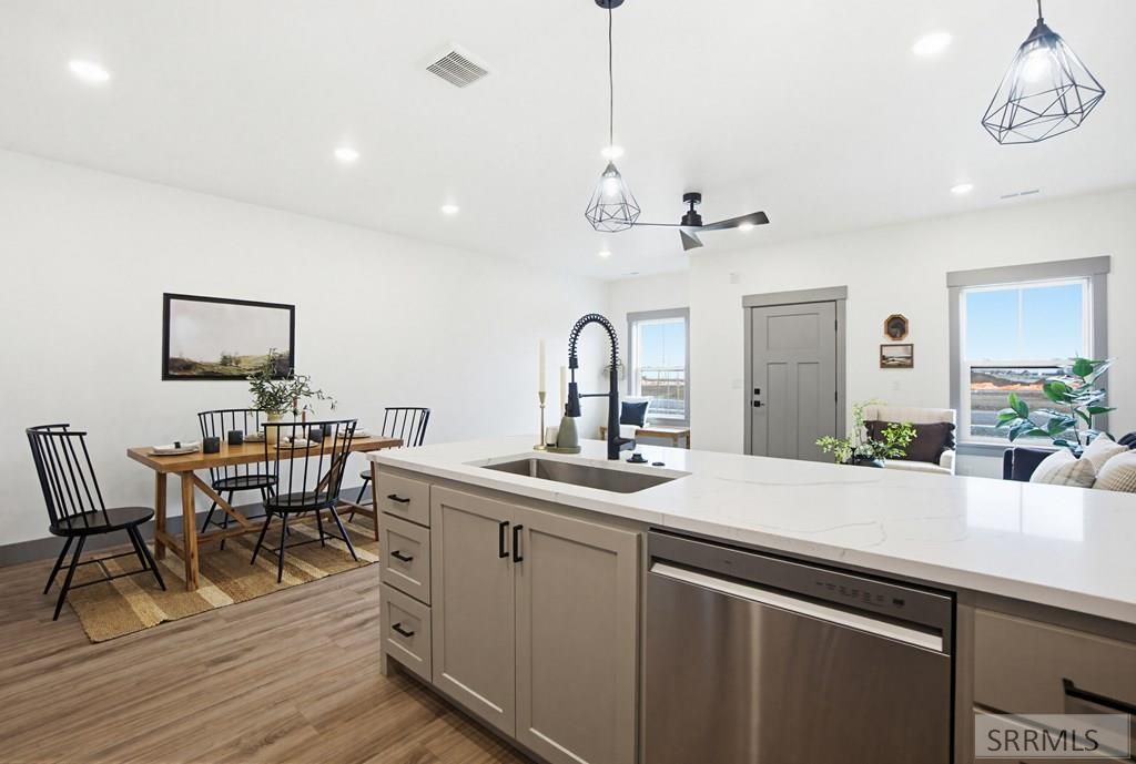 Image 13 of property listing at 4987 N Beach Dr, Idaho Falls, ID 83401