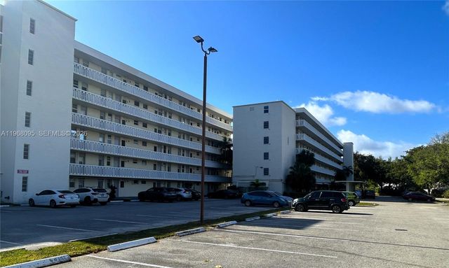 2851 Leonard Dr J502, Aventura, FL 33160