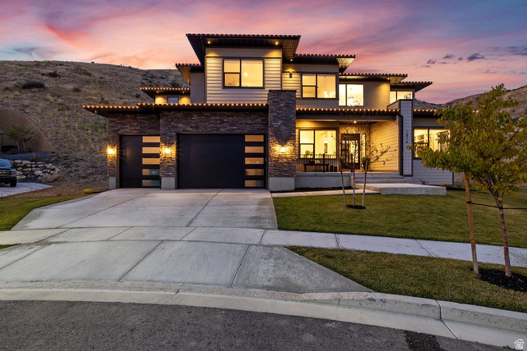 1876 W OAKWOOD CIR, Lehi, UT 84043