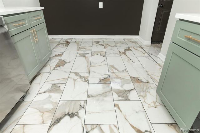 33211 Anita Drive, Westland, MI 48185