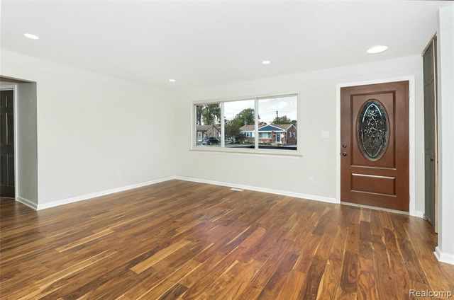 33211 Anita Drive, Westland, MI 48185