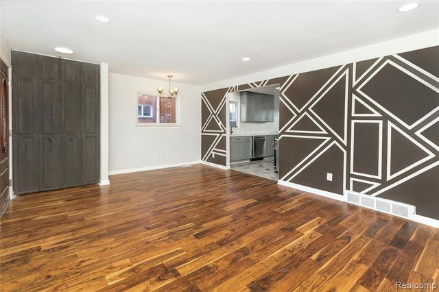 33211 Anita Drive, Westland, MI 48185