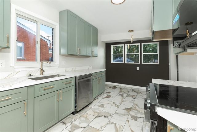 33211 Anita Drive, Westland, MI 48185